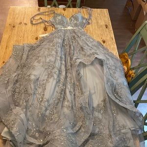 JJ House Ball-Gown/Princess V-neck Floor-Length Tulle Prom Dress